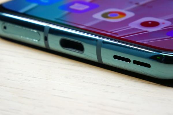 OnePlus 10 Pro: Acustica nu dă pe afară de tărie, dar sunetul e plăcut, suav