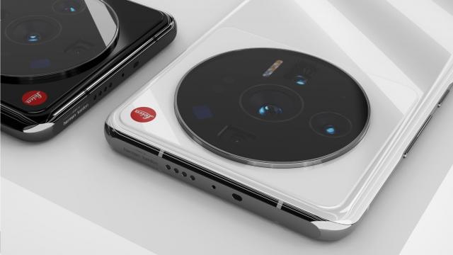 <b>Când se va lansa Xiaomi 12 Ultra? Un presupus poster apărut online ar putea dezvălui data debutului</b>Leak-urile asociate lui Xiaomi 12 Ultra sunt la ordinea zilei și după multe randări și detalii despre materialele folosite în construcția flagship-ului, azi descoperim ceea ce pare a fi un poster fotografiat într-o întâlnire restrânsă organizată în China