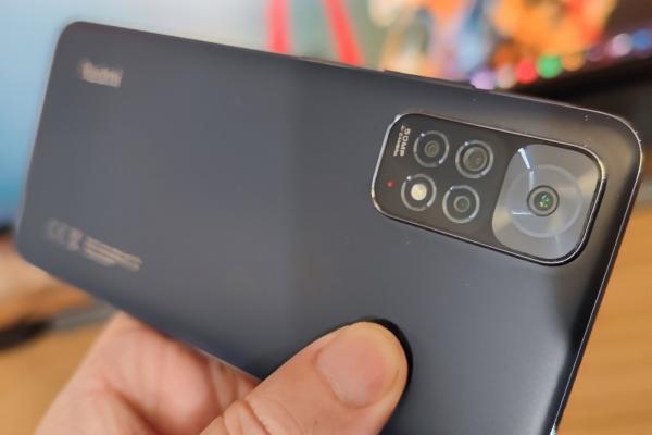Xiaomi Redmi Note 11 Unboxing: primul contact cu MIUI 13 şi un telefon de buget cu muchii plate