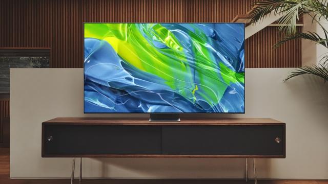 <b>Noua gamă  de televizoare Samsung Neo QLED 2022 ajunge în Europa! Variante cu rezoluție 4K sau 8K, de până la 85 de inch în diagonală</b>Samsung a anunțat astăzi noua gamă de televizoare Neo QLED (2022) în Europa. Este vorba despre modele așteptate de către utilizatori, cu rezoluție 8K sau 4K, cu dimensiuni cuprinse între 43 și 85 inch. Noua gamă cuprinde șase serii, în frunte cu modelul