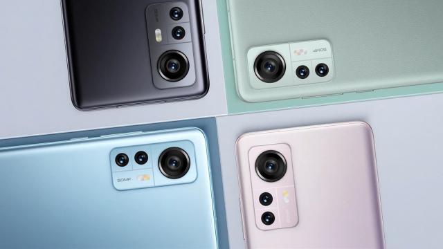 <b>Xiaomi 12 Lite primește randări concept înainte de debut; Telefonul are câteva specificații dezvăluite</b>Xiaomi a lansat momentan trei telefoane sub lineup-ul Xiaomi 12. E vorba despre varianta Vanilla din lineup, alternativa mai ieftină Xiaomi 12X, dar și flagship-ul de dimensiuni mari Xiaomi 12 Pro. După cum era de așteptat, compania urmează să lanseze