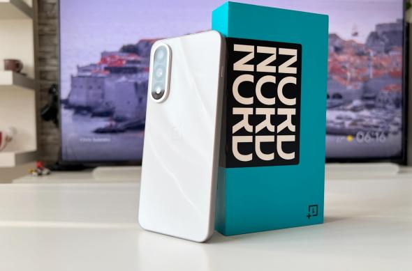 OnePlus Nord 5 - Unboxing: OnePlus-Nord-5-Unboxing_002.jpg
