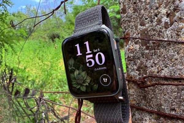 Prezentare Garmin Venu X1: Smartwatch-ul minimalist în design, cu o talie de sub 8 mm, dar „extrem” în funcționalitate