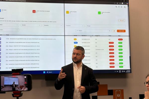 Am asistat la o infecţie cu malware intenţionată, ca să vedeţi cum vă apăraţi de reţele WiFi Free şi stick-uri dubioase
