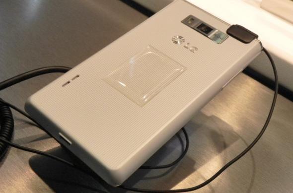 MWC 2012: LG Optimus L7 hands on - vârful de gamă al seriei L de la LG analizat În detaliu (Video): dscn0380jpg.jpg