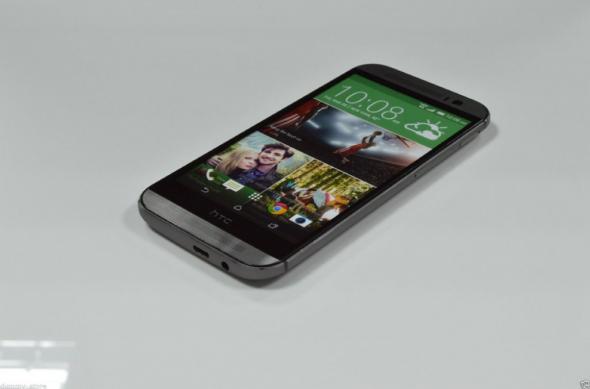Noul HTC One apare pe eBay, cu un preț de 499.99 dolari, branding Verizon; Avem și poze cu o machetă de nou One!: 181260_htconevzwdummylay.jpg