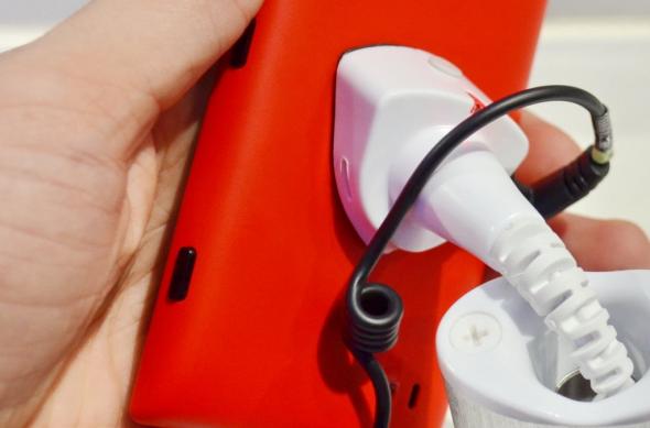 MWC 2013: Nokia Lumia 520 Într-o experiență hands on colorată (Video): nokia_lumia_520_05jpg.jpg