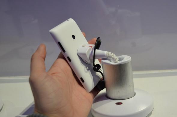 MWC 2013: Nokia Lumia 520 Într-o experiență hands on colorată (Video): nokia_lumia_520_08jpg.jpg