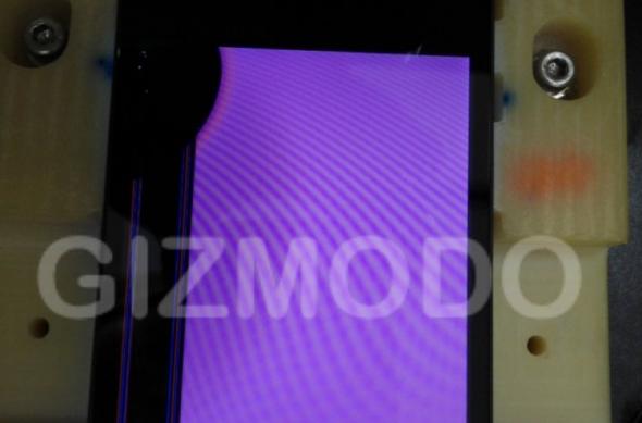 Avem doar iPhone 4S mâine?! Noul terminal Apple fotografiat În Brazilia: braziliphoned_wtmk_640x1137.jpg