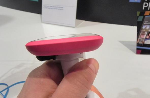 MWC 2012: Nokia Lumia 610 hands on preview - Nokia cu Windows Phone arată bine și În varianta low end (Video): dscn0447jpg.jpg