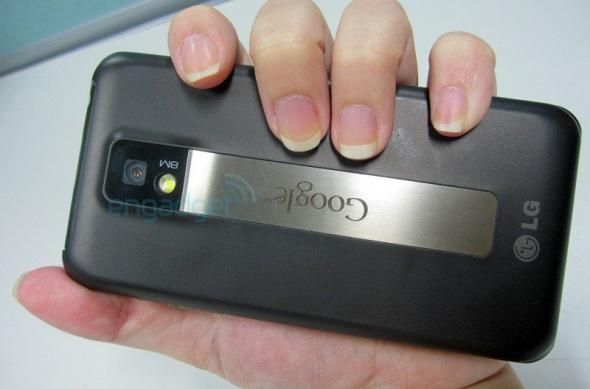 Smartphone monstru de la LG: CPU dual-core Tegra 2, display de 4 inchi, Android 2.3/3.0: 10x1116exenglgandroid.jpg