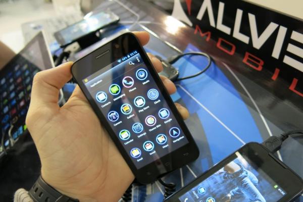 MWC 2013: Allview P5 Quad Într-un video preview În premieră din Bacelona; Telefonul Allview quad core e aici! (Video)