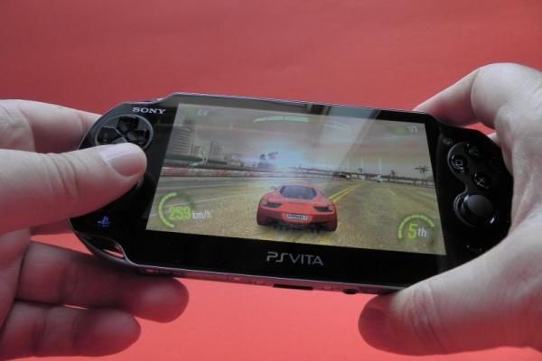 Sony PlayStation Vita review - cea mai bună consolă portabilă de pe piață, dar nu perfectă! (Video)