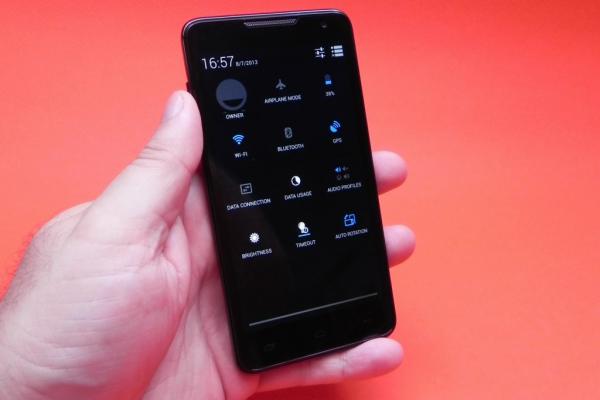 Review Prestigio Multiphone 5044 Duo: design atractiv, performante bune, calitate audio (Video)