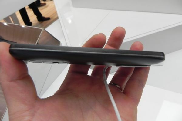 MWC 2014: LG G2 Mini hands on preview - experiența fluidă, păstrează multe din funcțiile lui LG G2