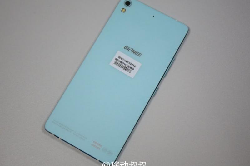 Gionee Elife S5.1, cel mai subțire smartphone din lume apare În fotografii hands-on (Îl așteptăm În România sub denumirea de Allview X3 Soul): 6bc10898jw1ejx1dci9nhj24802tcnpg.jpg