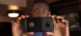 Iată telefonul RED Hydrogen One cu care se vor filma pelicule Hollywood; Se află în mâna lui Marques Brownlee deocamdată (Video)