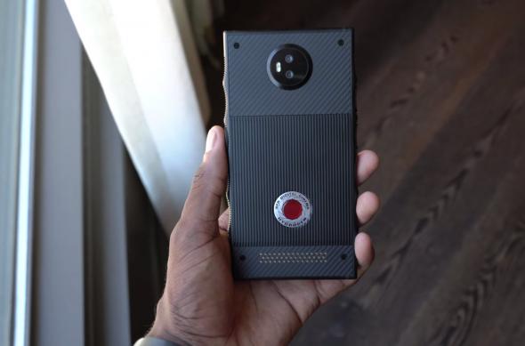 Fotohrafii hands-on RED Hydrogen One: 2017-08-02_20-02-19.jpg