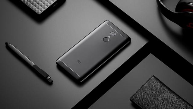 <b>Xiaomi Redmi Note 4X devine și mai atractiv odată cu reducerea aplicată de TomTop; costă 580 lei acum!</b>Doar acum câteva luni vă informam despre faptul că prețul lui Xiaomi Redmi Note 4X a ajuns la 816 lei și iată acum același telefon ce este disponibil pentru sub 600 lei. Este vorba despre varianta echipată cu procesor MediaTek 