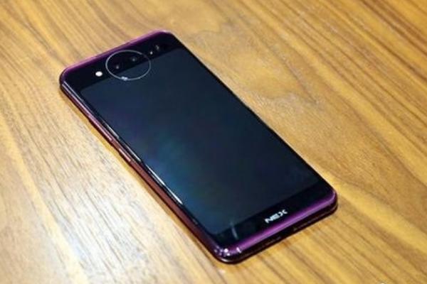 Vivo Nex 2 își dezvăluie cele două variante de culoare printr-o serie de fotografii reale; Apar și reclame la TV