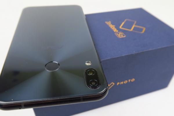 ASUS ZenFone 5Z primeşte un preţ de Black Friday la PC Garage, scade sub 1.850 de lei