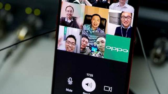<b>Oppo realizează un prim apel video prin 5G utilizând o versiune modificată de R15 Pro</b>La doar câteva ore distanță de la aflarea veștii că primul aeroport din lume în care au debutat serviciile 5G se află în Helsinki, iată că acum descoperim că Oppo a realizat un apel video multiparty prin 5G folosind un smartphone Oppo R15 Pro 
