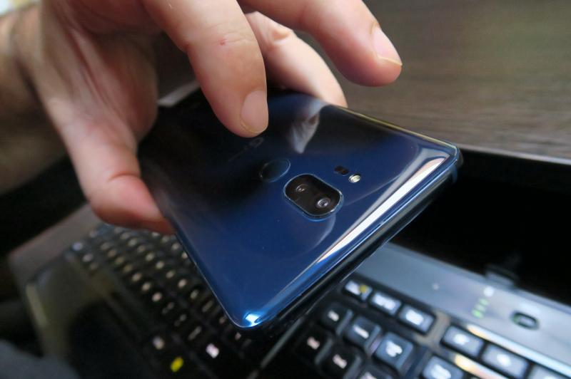 LG G7 ThinQ - Fotografii Hands-On: LG-G7-ThinQ_075.JPG