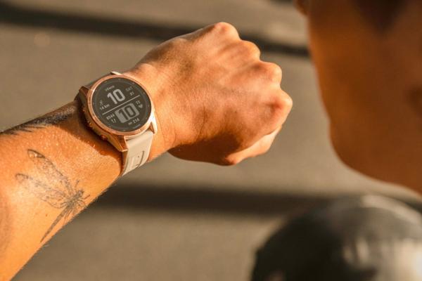 Preț și disponibilitate Garmin fenix 7S Sapphire Solar în România