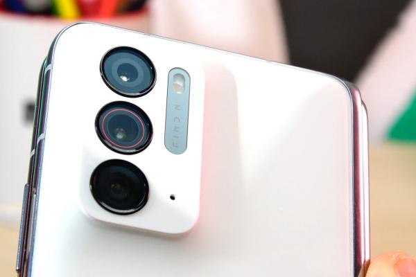 OPPO Find N: Camera cea mai bună de pe telefoanele pliabile de pe piaţă