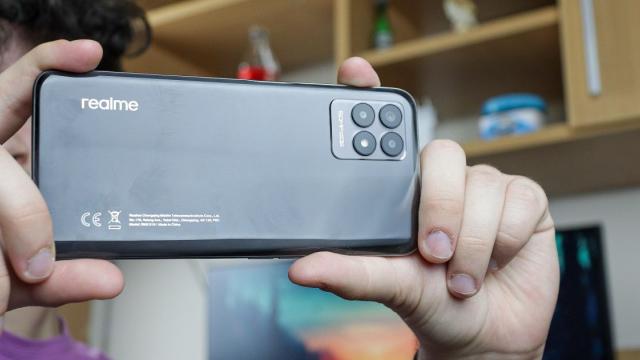 <b>realme 8i review detaliat în limba română (Evaluare Mobilissimo)</b>Nu de multe ori am ocazia să testez telefoane realme, dar de fiecare dată când am ocazia să mă joc cu unul știu că am parte de o experiență cât mai bună la bani cât mai puțini. Acest lucru se aplică și în cazul lui realme 8i, device cu care m-am jucat