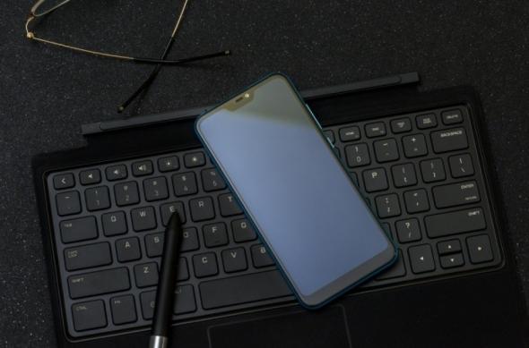 Leak fotografii Xiaomi Redmi 6 Pro: Leak-Foto-Xiaomi-Redmi-6-Pro_004.jpg