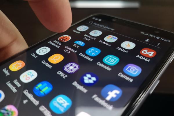 Samsung Galaxy A6 (2018): Benchmark-uri modeste, de procesor de an 2016