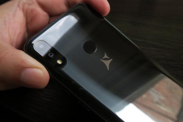 Allview Soul X5 Pro: Design de campion pe format popular