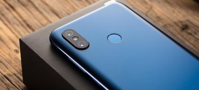 Peste 1 milion de smartphone-uri Xiaomi Mi 8 au fost vândute în doar 18 zile de la debut