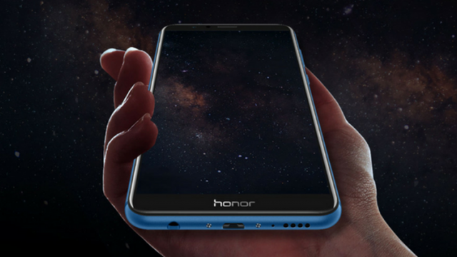 <b>Huawei Honor Note 10 se pregătește de lansare, vine cu un ecran AMOLED de 6.9 inch; Avem detalii</b>Cei de la Huawei continuă să aducă pe piață noi și noi smartphone-uri, unul dintre aceste viitoare modele fiind și Huawei Honor Note 10 care astăzi are parte de o scăpare. Aflăm că dispozitivul va sosi echipat cu un mega ecran de 6.9 inch 