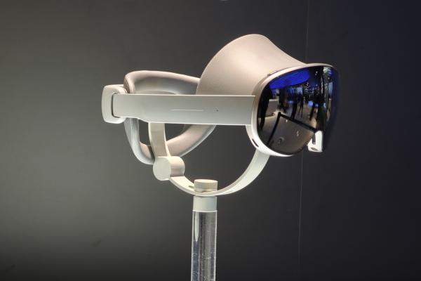 MWC 2025: Apple Vision Pro are rival! Samsung Project Moohan rulează Android XR şi e arătos