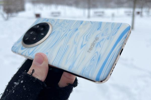 realme 14 Pro+: Acustică stereo hibrid, funcție Clear Voice pentru apeluri clare la exterior