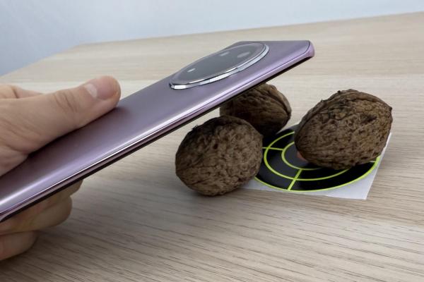 5 telefoane care rezistă la tăvăleală fără să rupă portofelul (Sub 2000 lei)