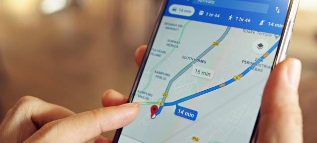 Google Maps ca opțiune implicită pe iPhone? Doar în Europa, odată cu iOS 18.4