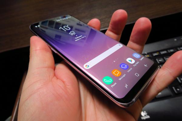 Samsung Galaxy S8: Design superb, îngust în lăţime şi un festin vizual