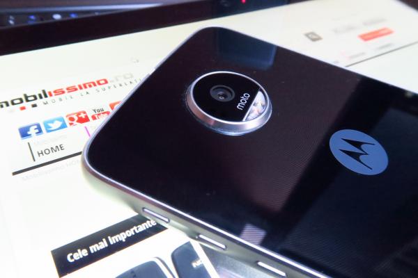 Motorola Moto Z Play: Cameră peste modelele midrange din 2016, cu puțin sub sub Moto Z