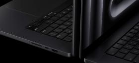 Noul Apple MacBook Pro inaugurează o culoare nouă, sosind pe Space Black (negru mat); Cât costă în această versiune?