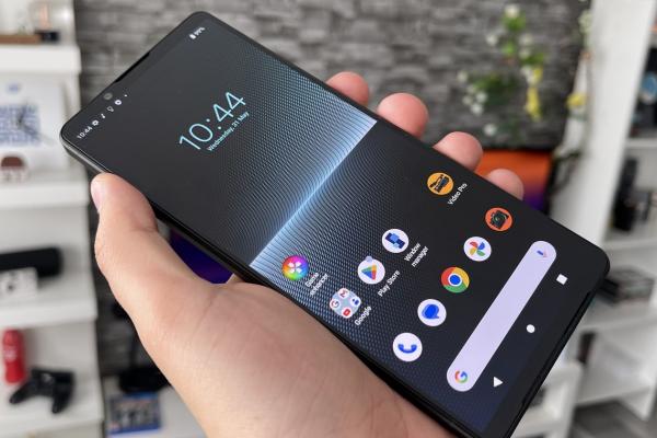 Flagship-ul Sony Xperia 1 V a primit Android 14; Modul Bokeh e îmbunătățit, apare aplicația Video Creator