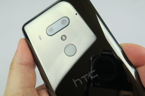 După luni de așteptare, HTC dezvăluie când va aduce Android Pie pe smartphone-urile U11, U11+ și U12+