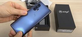 Motorola Edge+ Unboxing: Primul flagship Motorola veritabil după 4 ani filmează 6K, încarcă wireless şi are CPU Snapdragon 865 (Video)