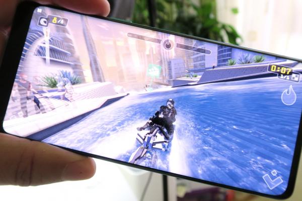 OnePlus 8: Benchmark-uri de campion, mereu pe podium şi pe locul întâi la GPU