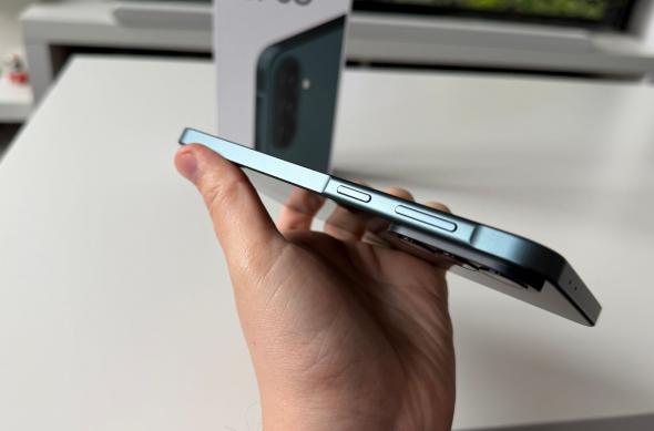 Samsung Galaxy A37 - Unboxing: Samsung-Galaxy-A37-Unboxing_ (15).jpg