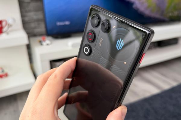 Redmagic 11 Air: Benchmark-uri cu procesor nu tocmai nou, un Snapdragon 8 Elite ajutat mult de ventilatorol activ, vapor chamber