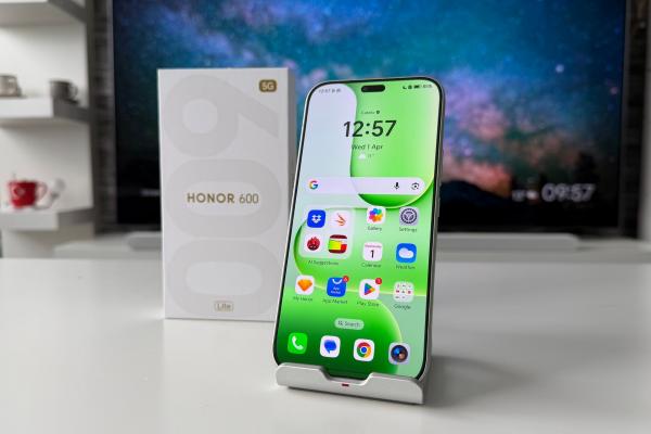HONOR 600 Lite Unboxing: telefon cu blitz frontal, la care nu îţi pasă dacă spargi ecranul 