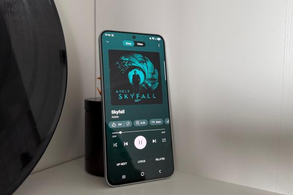 Samsung Galaxy A57: Acustica rămâne de calitate, cu difuzoare ce sună clar sau tare, după nevoi